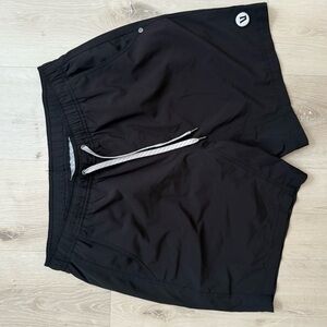 Vuori Kore short 9” liner “L”